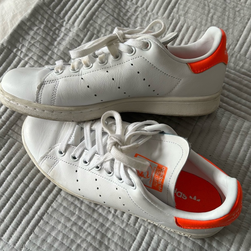 Adidas Stan Smith White with Bold Orange Accents - Picture 4 of 8